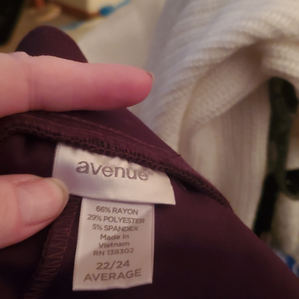 Avenue Plus size 22/24 ponte knit legging purple